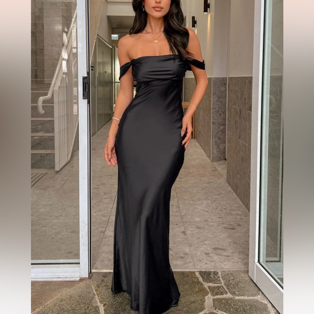 Beginning boutique maxi dress